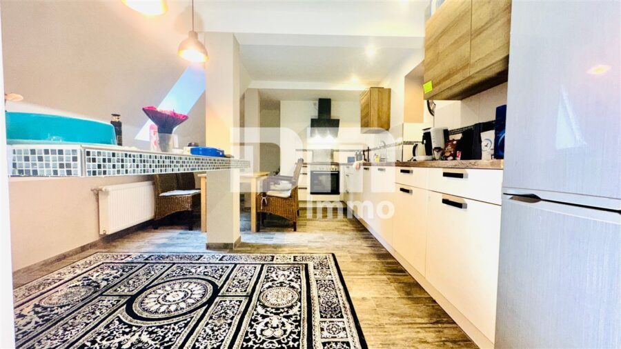 Wohn Gewerbe Ensemble mit 6 neuwertigen Apartments + Restaurant in Traumlage - OG2 6 Wohn /Esszimmer / Offene Küche / EBK